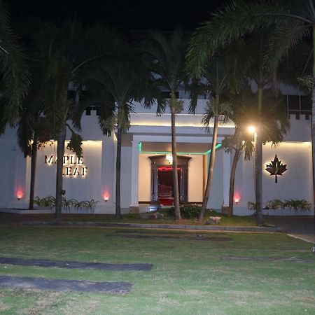 Maple Leaf Hotel Negombo Bagian luar foto