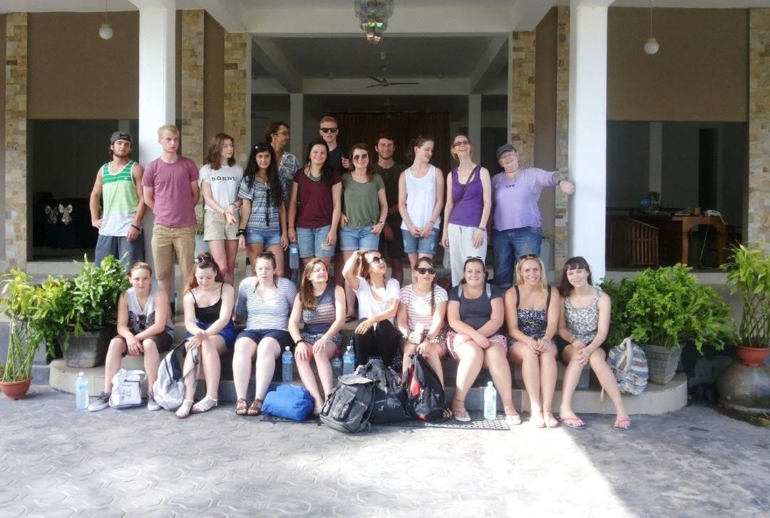 Maple Leaf Hotel Negombo Bagian luar foto