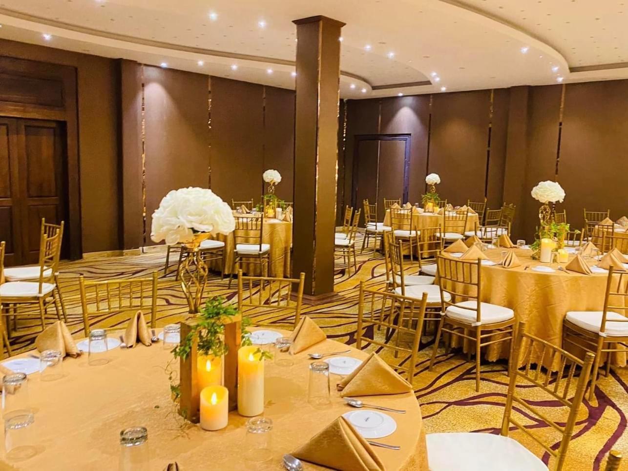 Maple Leaf Hotel Negombo Bagian luar foto